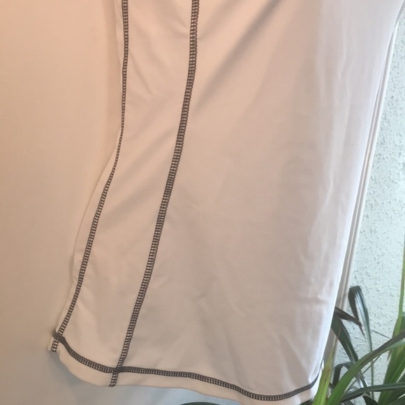 White Island Pride Rashguard SPF50 - Picture 5 of 10